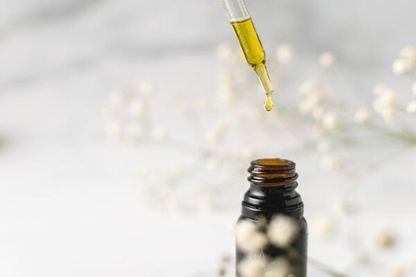L'huile de ricin : un remède naturel anti-acné ? – Les Remèdes de Grand