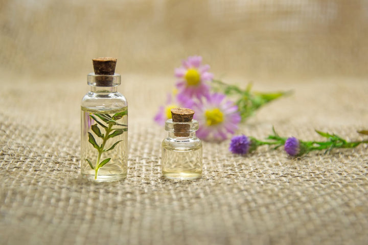 Pourquoi ton parfum naturel ne tient pas sur ta peau  (et comment y remédier)