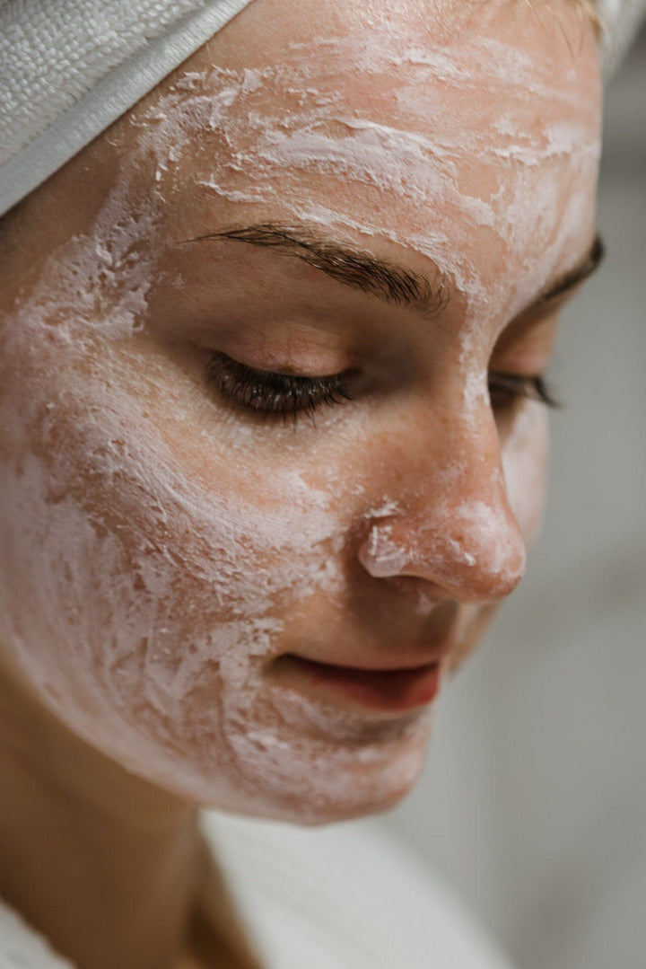 Argile : bienfaits pour la peau et recettes de soins adaptées