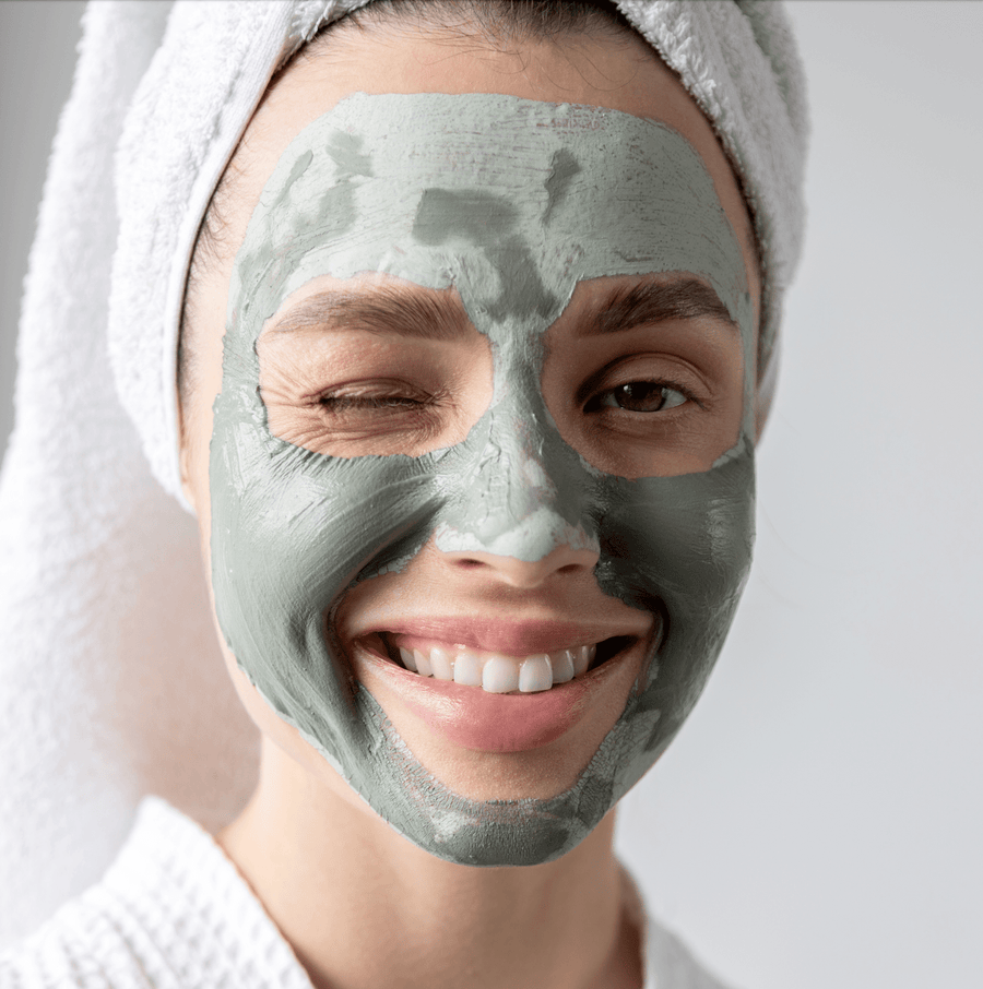 Argile verte pour l'acné : Mythe ou réalité ?