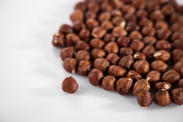 L'huile de noisette : l’huile des peaux acnéiques ?