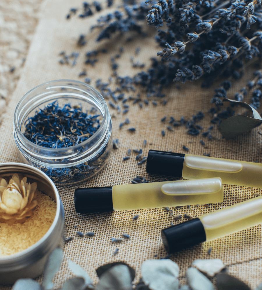 L'huile essentielle de lavande : un allié naturel contre les boutons d'acné